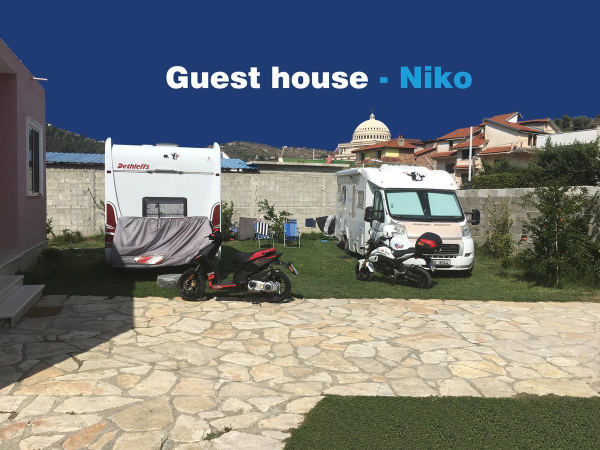 Guesthouse Niko Berat Esterno foto